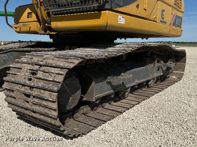 image for item EH3857 2011 LiuGong CLG922D excavator