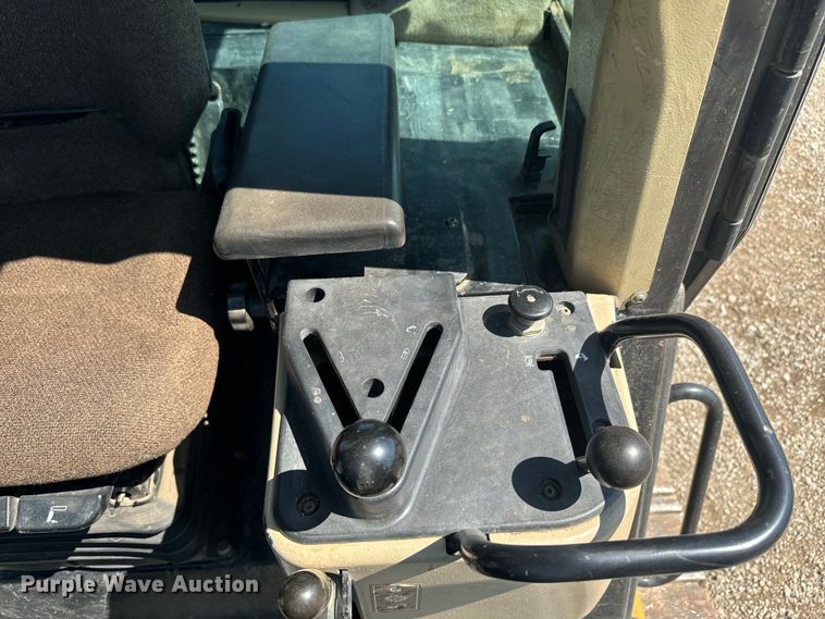 image for item EH5385 2002 Caterpillar  953C track loader