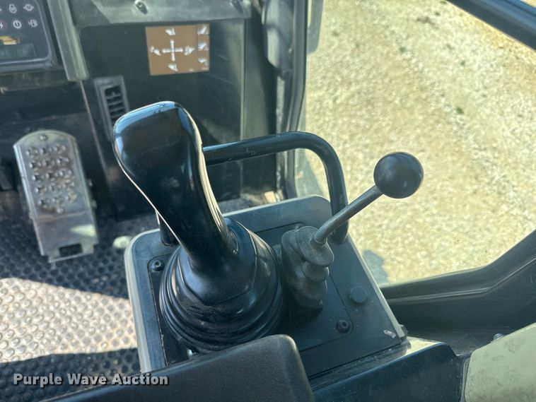 image for item EH5385 2002 Caterpillar  953C track loader