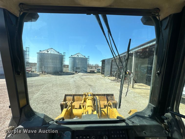 image for item EH5385 2002 Caterpillar  953C track loader