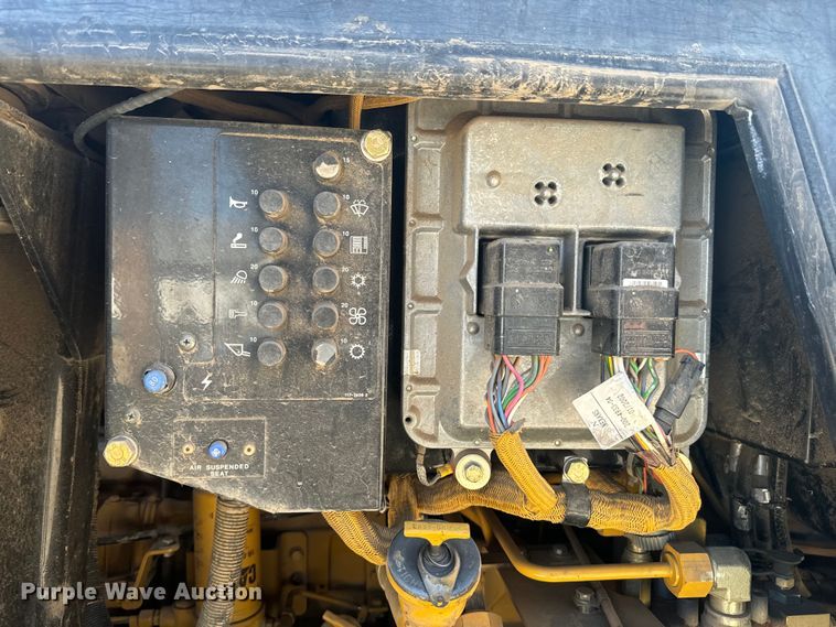 image for item EH5385 2002 Caterpillar  953C track loader