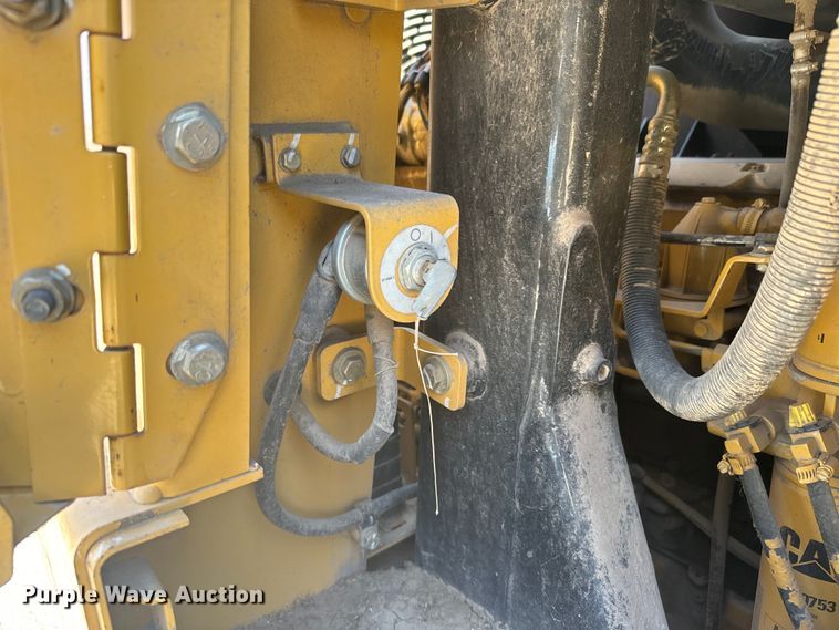 image for item EH5385 2002 Caterpillar  953C track loader