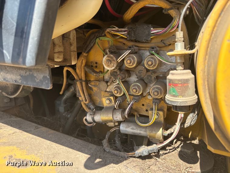 image for item EH5385 2002 Caterpillar  953C track loader