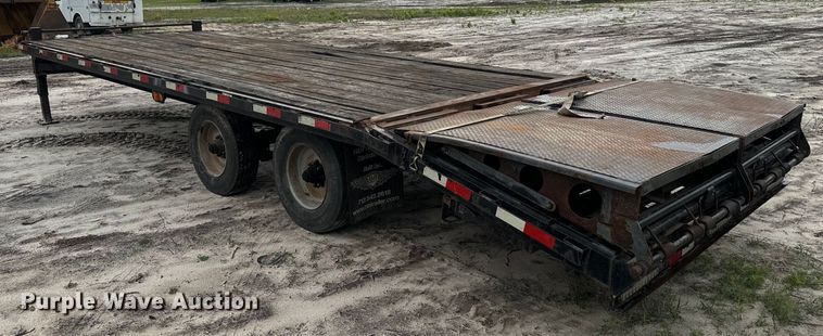 image for item EH5401 2015 H&H FD-306 equipment trailer