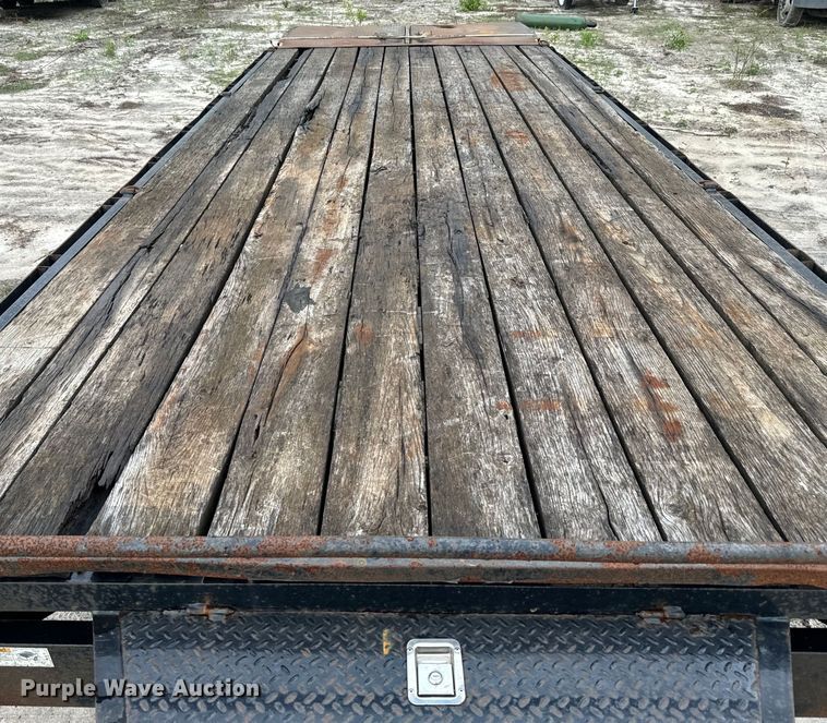 image for item EH5401 2015 H&H FD-306 equipment trailer