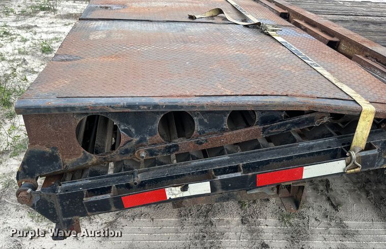 image for item EH5401 2015 H&H FD-306 equipment trailer