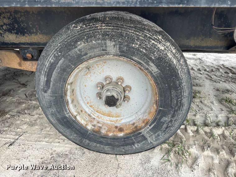 image for item EH5401 2015 H&H FD-306 equipment trailer