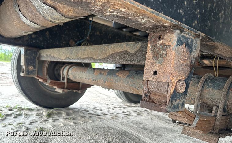 image for item EH5401 2015 H&H FD-306 equipment trailer