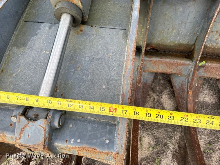 image for item EH5411 Rake Shop skid steer grapple bucket