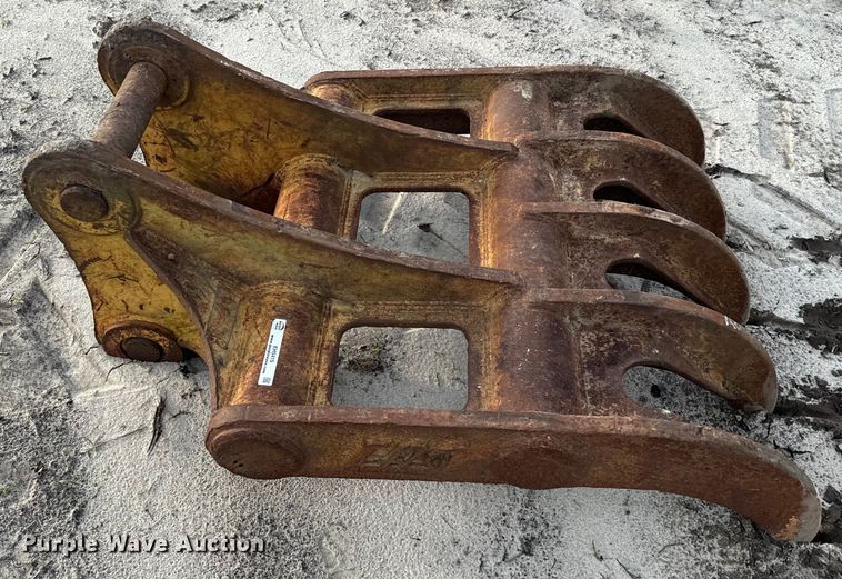 Tag excavator root rake in Lee, FL | Item EH5415 sold | Purple Wave