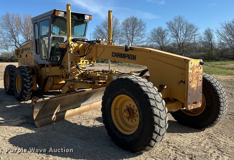 image for item EH5432 1998 Champion 720A VHP motor grader