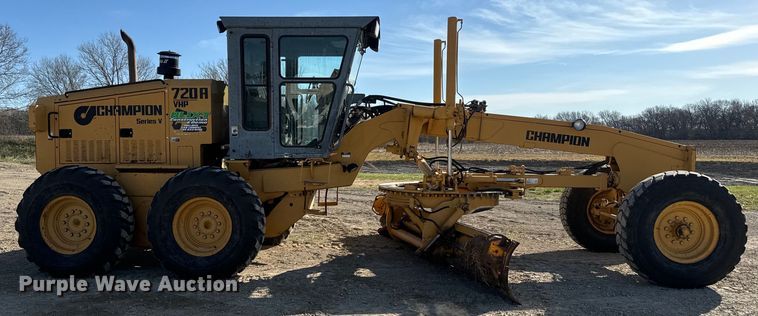 image for item EH5432 1998 Champion 720A VHP motor grader