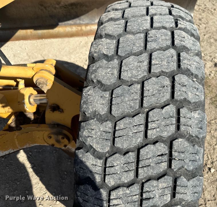 image for item EH5432 1998 Champion 720A VHP motor grader