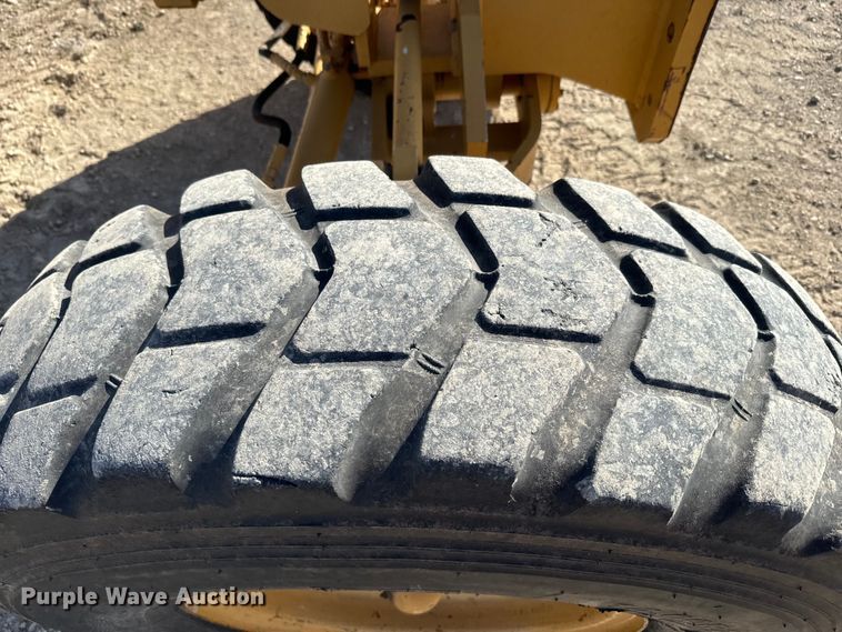 image for item EH5432 1998 Champion 720A VHP motor grader