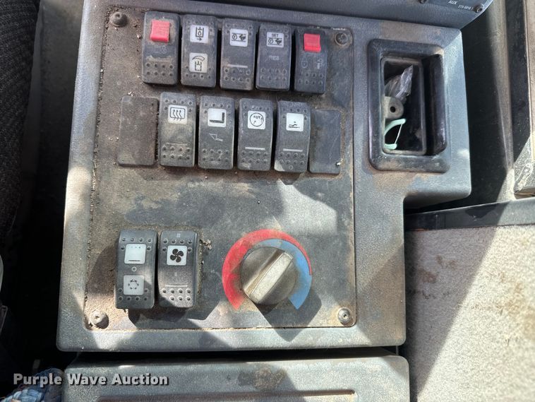 image for item EH5433 2011 Caterpillar 924H wheel loader