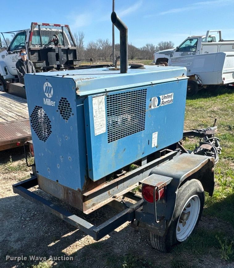 image for item EH5434 Miller Big Blue 251D welder/generator