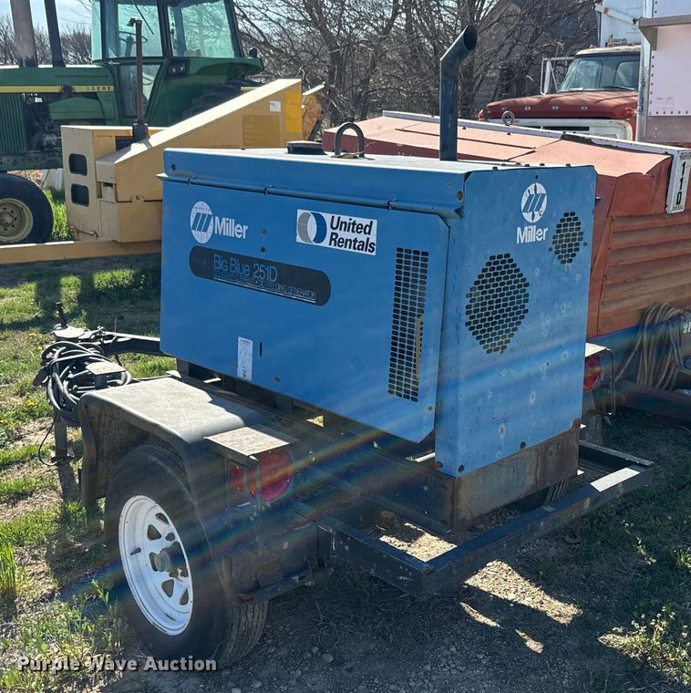 image for item EH5434 Miller Big Blue 251D welder/generator