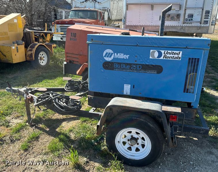 image for item EH5434 Miller Big Blue 251D welder/generator