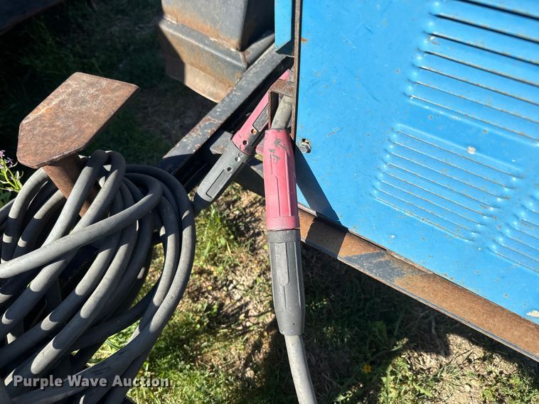 image for item EH5434 Miller Big Blue 251D welder/generator