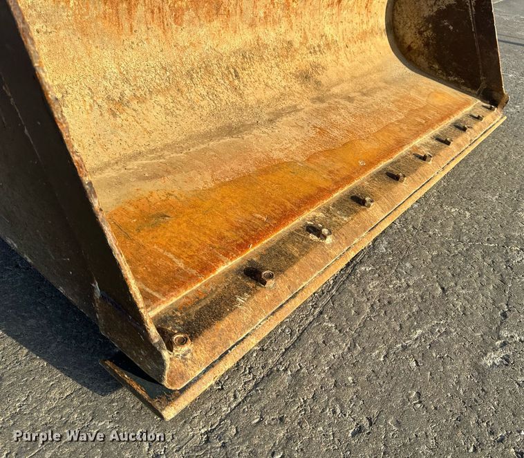 image for item EH6622 2005 Case 570MXT landscape tractor