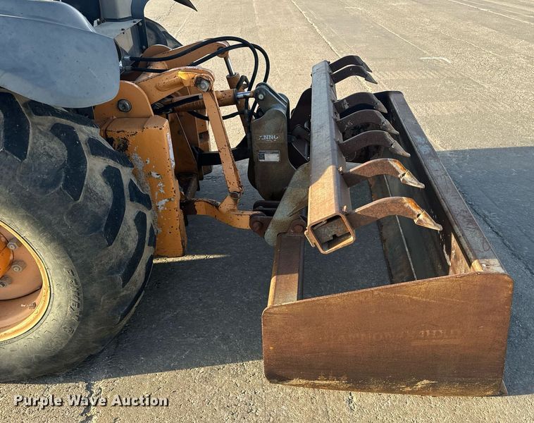 image for item EH6622 2005 Case 570MXT landscape tractor