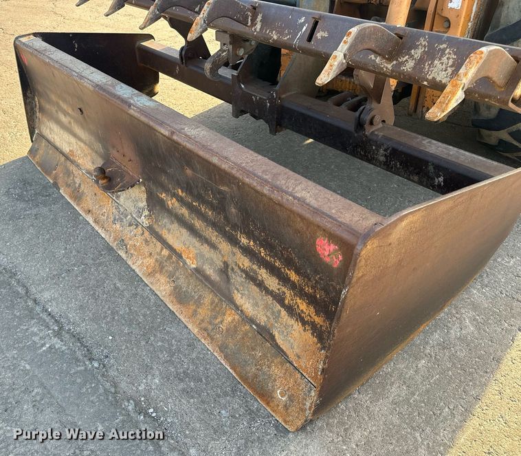 image for item EH6622 2005 Case 570MXT landscape tractor