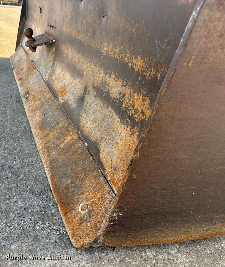 image for item EH6622 2005 Case 570MXT landscape tractor