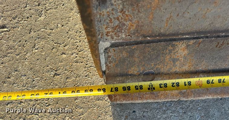 image for item EH6622 2005 Case 570MXT landscape tractor