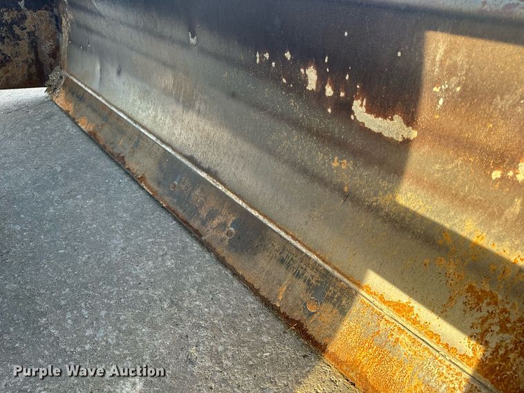 image for item EH6622 2005 Case 570MXT landscape tractor