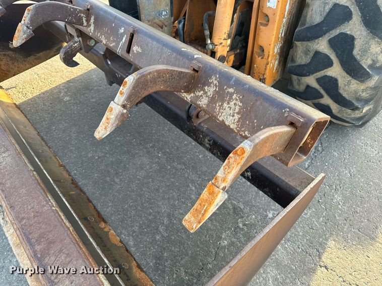 image for item EH6622 2005 Case 570MXT landscape tractor