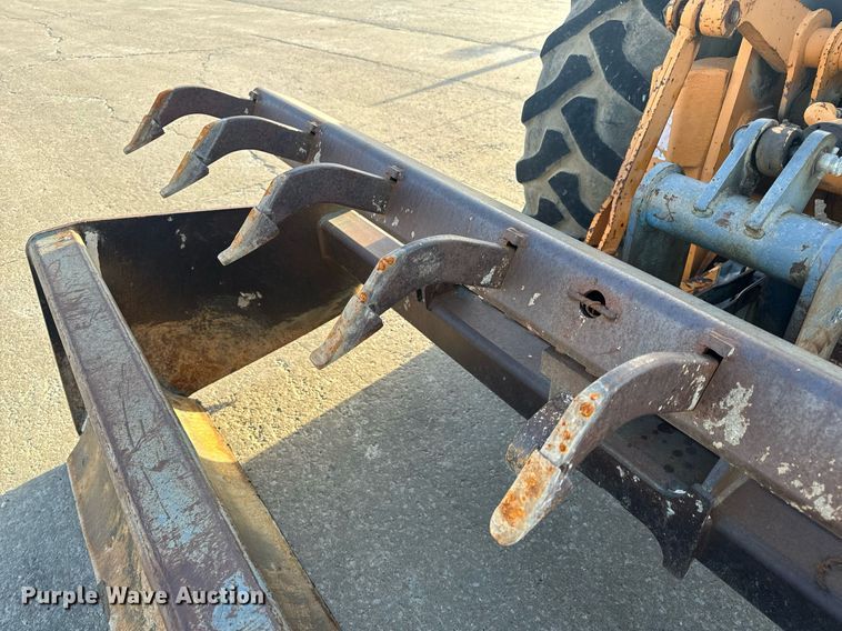 image for item EH6622 2005 Case 570MXT landscape tractor