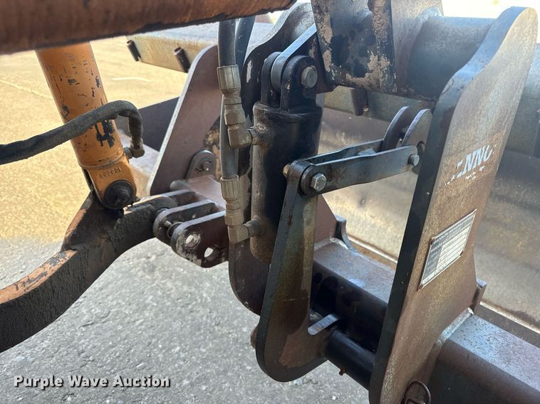 image for item EH6622 2005 Case 570MXT landscape tractor