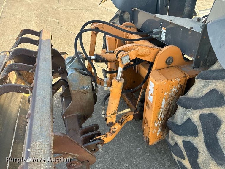 image for item EH6622 2005 Case 570MXT landscape tractor