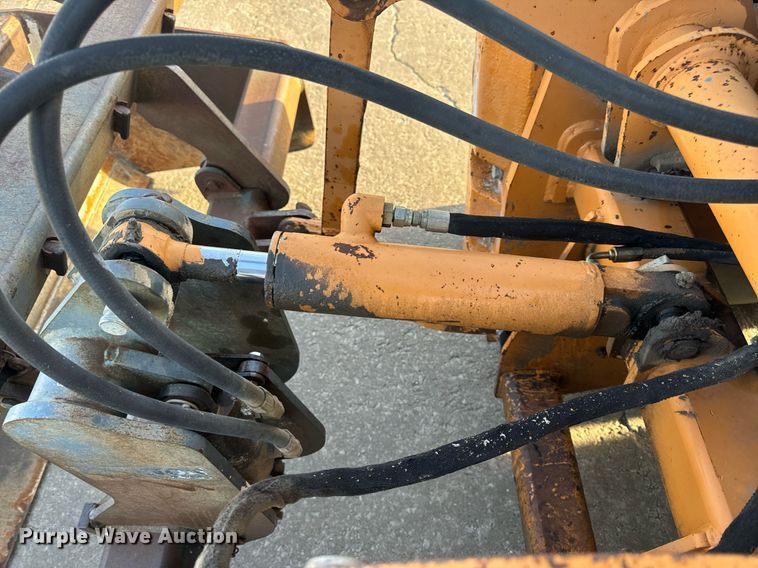 image for item EH6622 2005 Case 570MXT landscape tractor