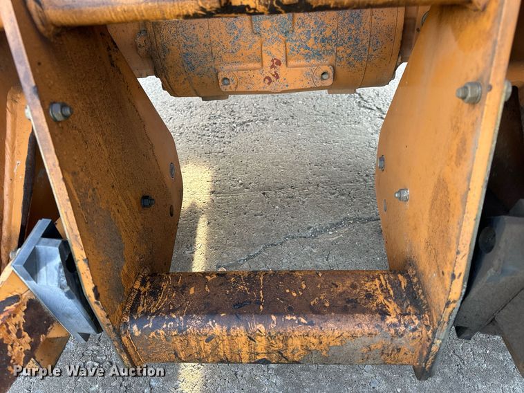 image for item EH6622 2005 Case 570MXT landscape tractor