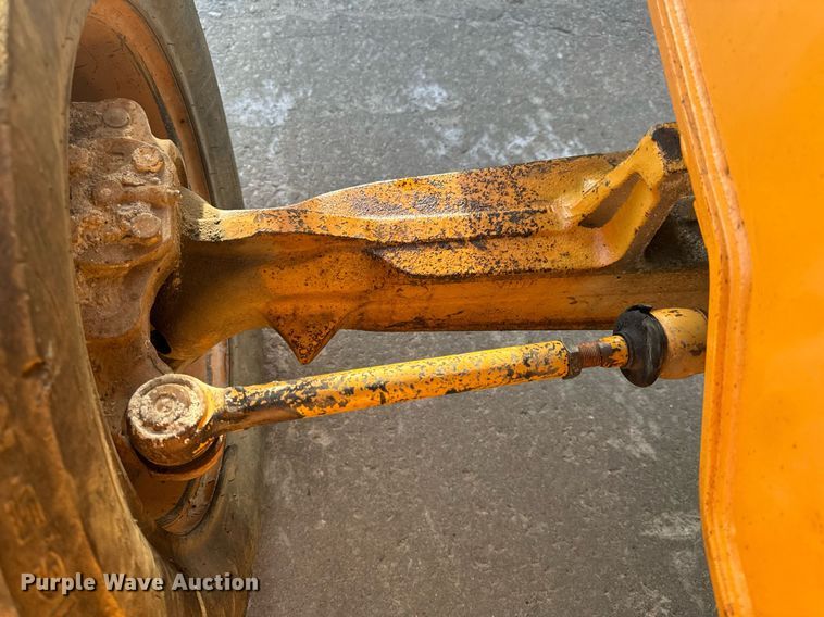 image for item EH6622 2005 Case 570MXT landscape tractor