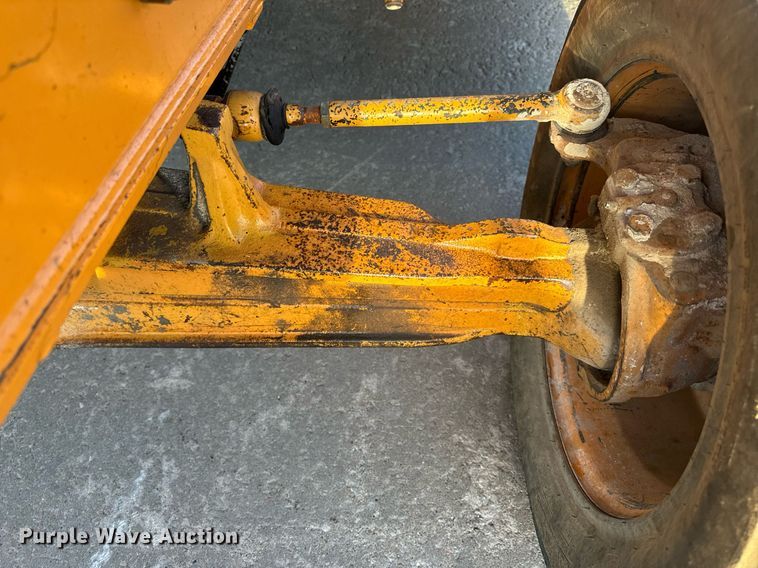 image for item EH6622 2005 Case 570MXT landscape tractor