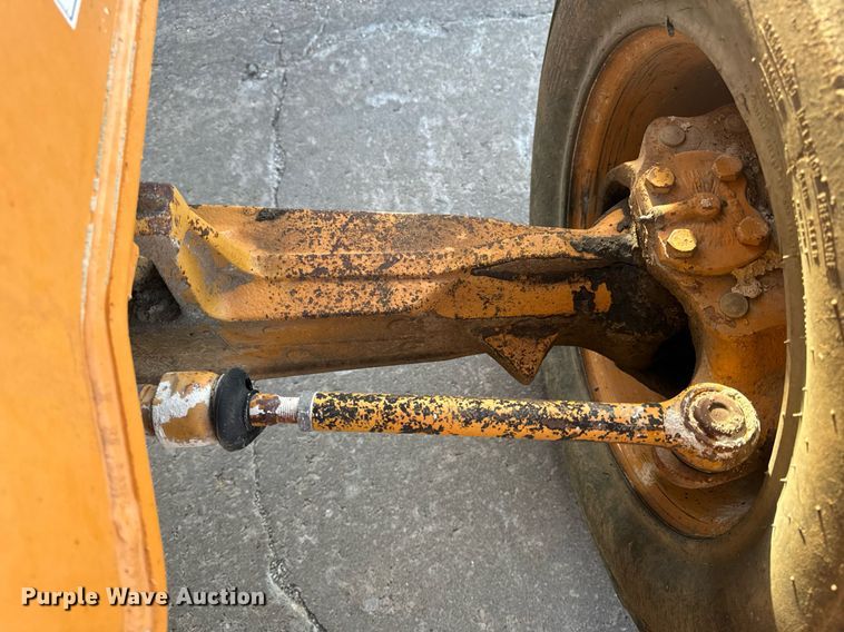 image for item EH6622 2005 Case 570MXT landscape tractor