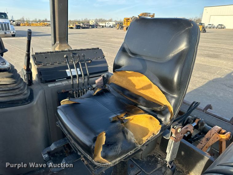 image for item EH6622 2005 Case 570MXT landscape tractor