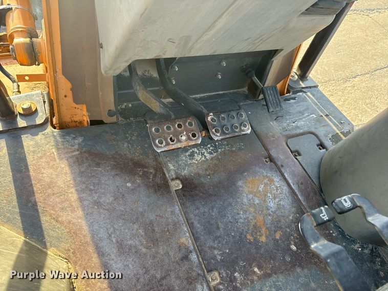 image for item EH6622 2005 Case 570MXT landscape tractor