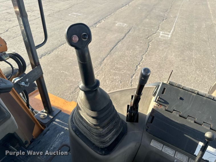 image for item EH6622 2005 Case 570MXT landscape tractor