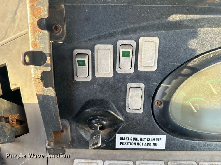 image for item EH6622 2005 Case 570MXT landscape tractor