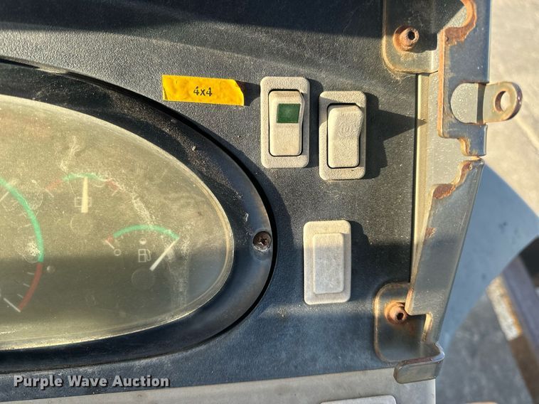 image for item EH6622 2005 Case 570MXT landscape tractor