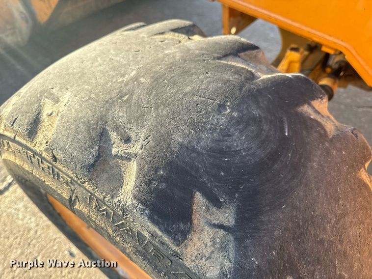 image for item EH6622 2005 Case 570MXT landscape tractor