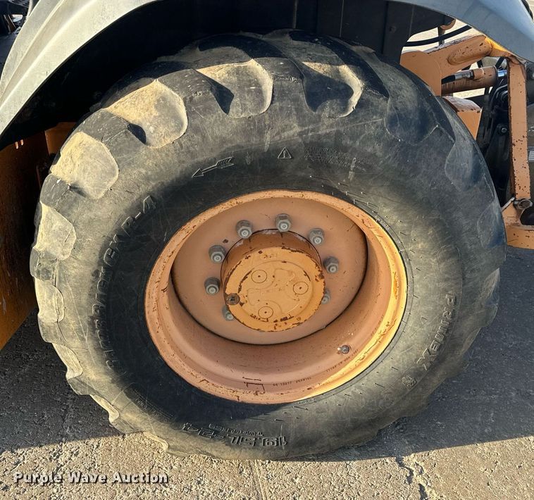 image for item EH6622 2005 Case 570MXT landscape tractor