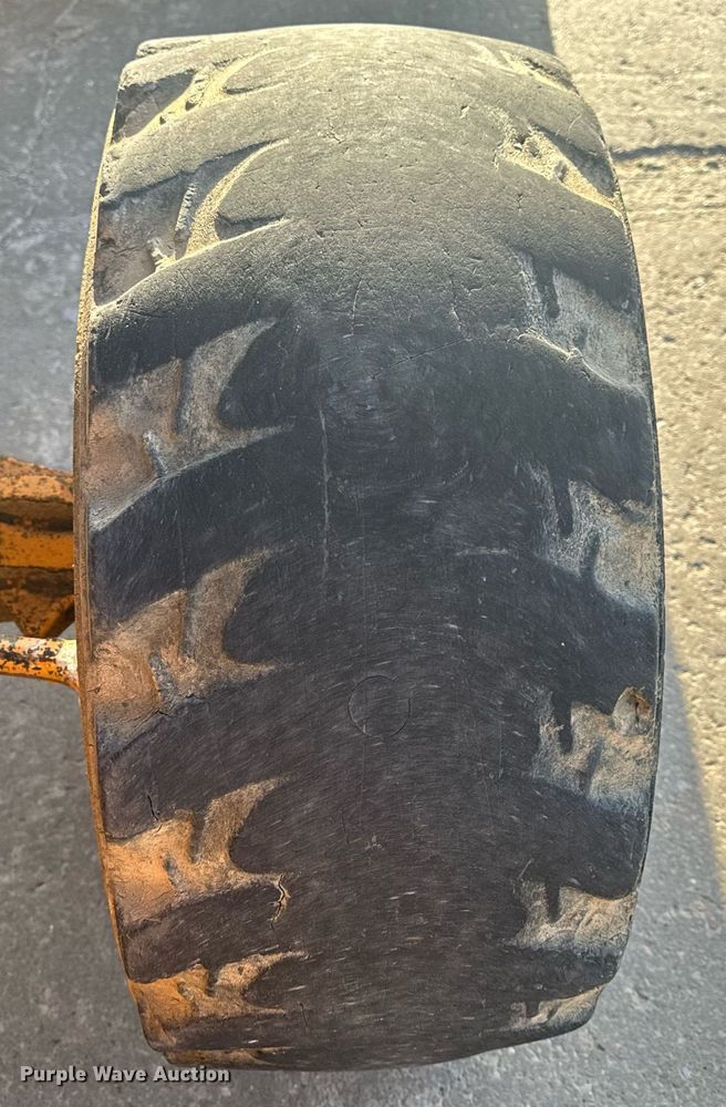 image for item EH6622 2005 Case 570MXT landscape tractor