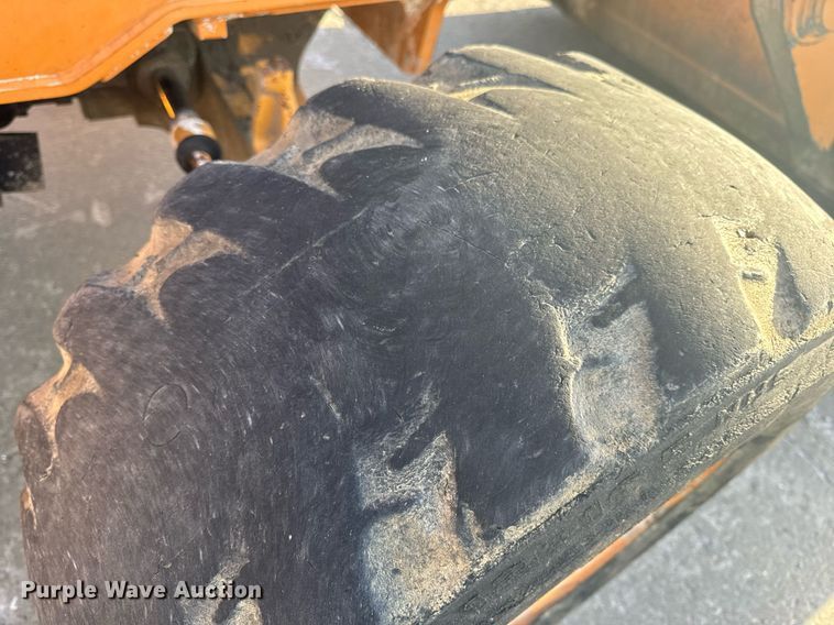 image for item EH6622 2005 Case 570MXT landscape tractor