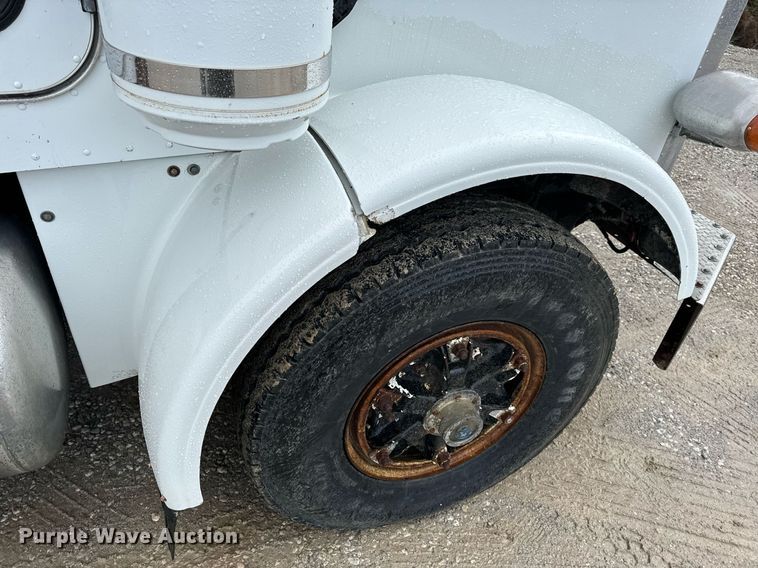 image for item EH6643 1989 Peterbilt 357 dump truck