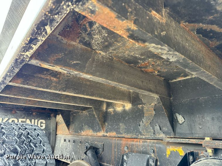 image for item EH6643 1989 Peterbilt 357 dump truck