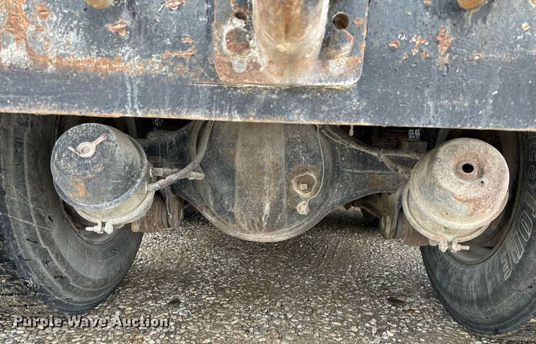 image for item EH6643 1989 Peterbilt 357 dump truck